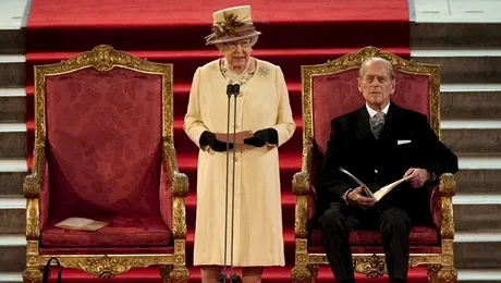 Regina Elisabeta a II-a, discurs de Crăciun difuzat în 3D