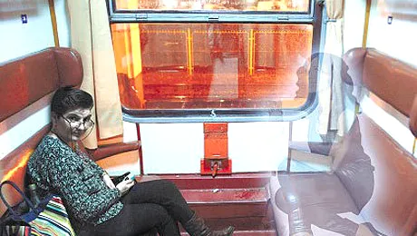 A mers in tren cu fantoma Madalinei Manole!