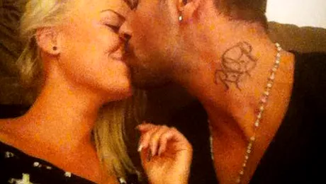 Connect-R s-a căsătorit cu Misha?!