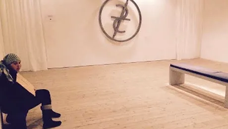 Doi cerșetori din România au ajuns exponate vii în Suedia