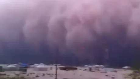 Iata cum arata o furtuna de nisip! (video)