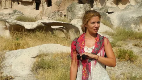 Amalia Enache, vacanţă în balon şi pe scuter