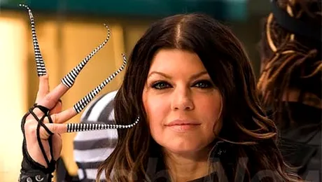 Si tu iti poti face manechiura precum Fergie!