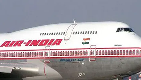 Pilotii indieni se bat pe stewardese, direct in avion!