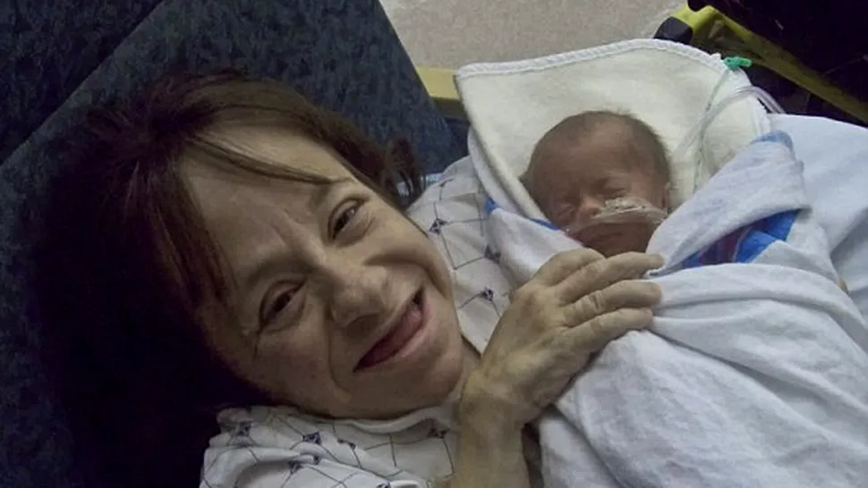 Cea mai mica mama din lume a nascut al treilea copil