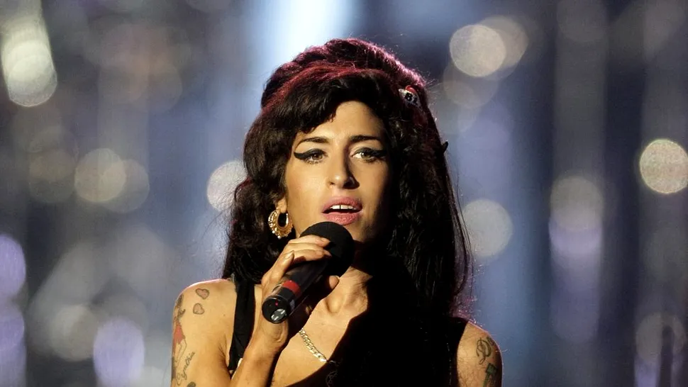 Top 10 piese interpretate de Amy Winehouse (Video)