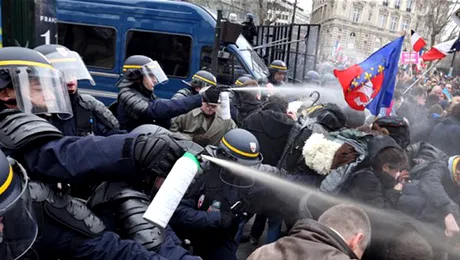 Paris: Manifestație anti-gay, marcată de violențe