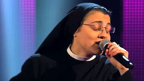 Călugărița ajunsă celebră la „Vocea Italiei” a uimit din nou! (VIDEO)