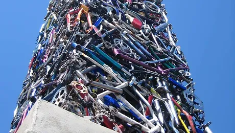 Obelisc… din biciclete (Poze)