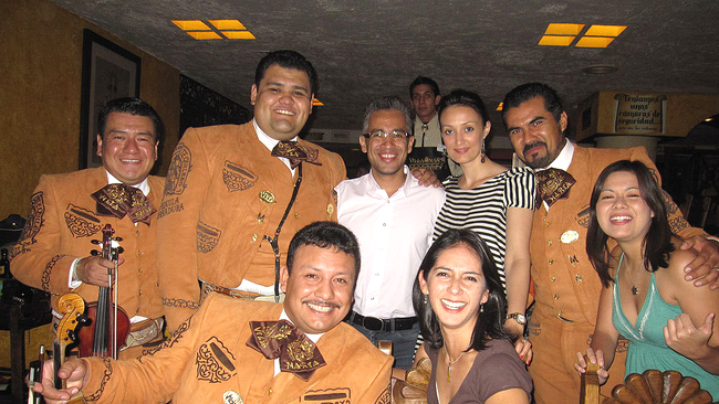 Wilmark si sotia sa, Ioana, au fost incantati de prestatia mariachilor