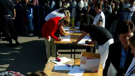 Tot mai multi romani pleaca la munca in strainatate