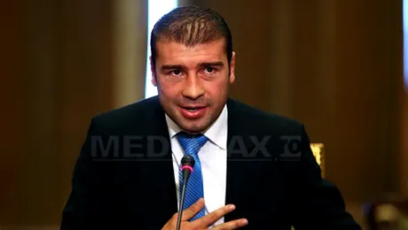 Bute va purta frunzulita Elenei Udrea