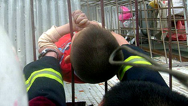 In timpul operatiunii de salvare, micutul s-a rugat pentru viata sa