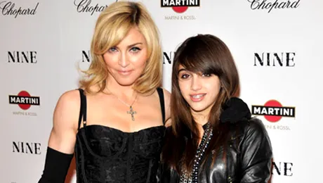 Iata ce a creat Madonna pentru colectia „Material Girl”