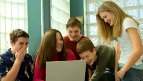 Senatul nu vrea sa dea calculatoare acasa elevilor