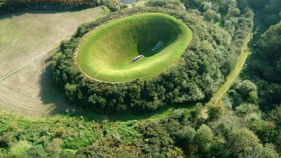 Craterul-grădină din Irlanda al lui James Turrell (Poze)