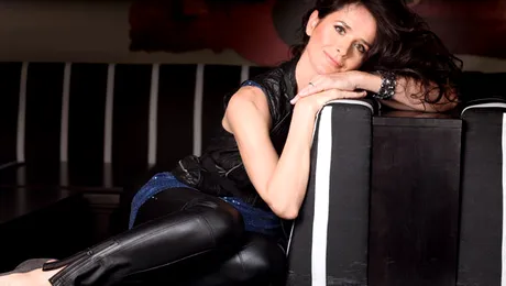 Cum arată acum băieţelul regretatei Mădălina Manole. Cavaler în toată regula. Vezi cu cine seamănă! – FOTO