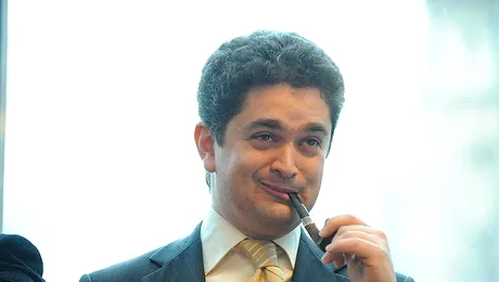 Theodor Paleologu, un fost ministru pofticios care mananca rechin putrezit din Islanda