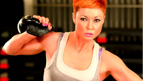 Olimpia Olari şi-a lucrat corpul cu KettleBell