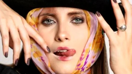 Iulia Albu: „Dragul meu, este OK dacă eşti boşorog, chel şi cu burtă…”!