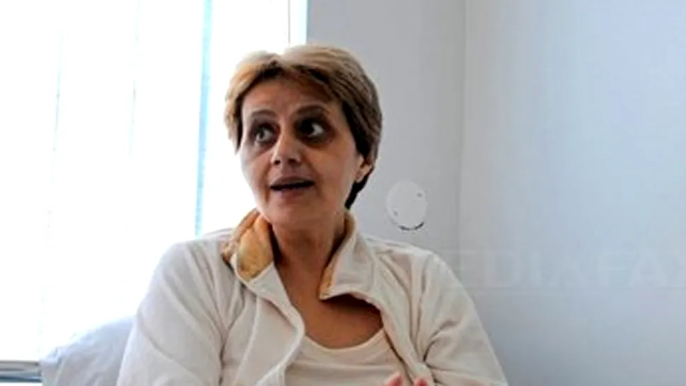 Invatatoarea Cristina Anghel renunta la greva foamei