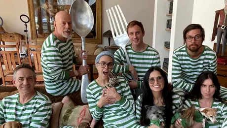 Bruce Willis se reunește cu soția după ce a petrecut saptâmani întregi în carantină cu Demi Moore