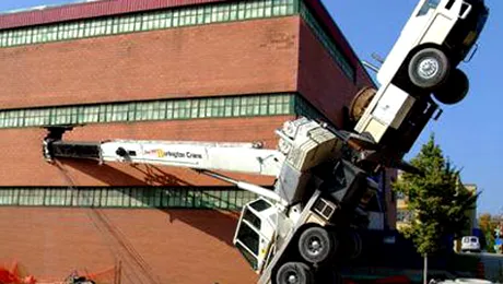 Uite bratul lor de fier cum ridica pan’ la cer! (Foto & Video)