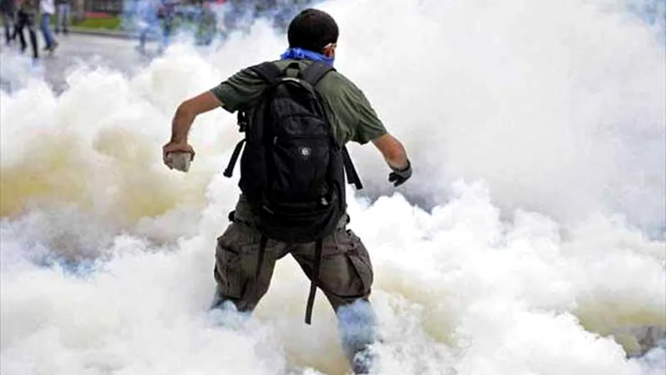 Turcia: Polițiștii au rămas fără gaze lacrimogene!