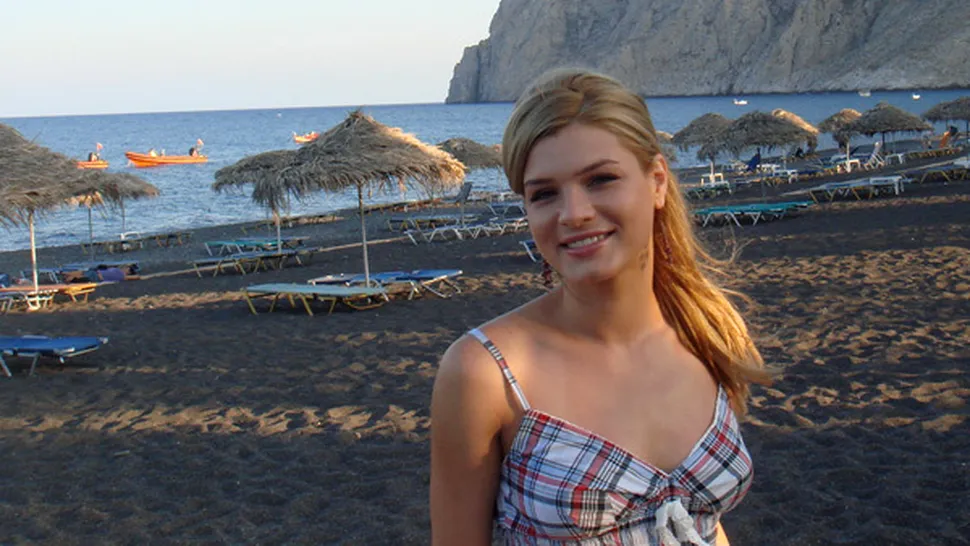 Ela Prodan, într-o “mini-lună de miere” în Santorini