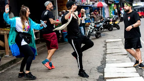 Cocuţa, Bogdan Boantă, CRBL şi Oase au inventat o nouă metodă de a opri maşini în „Asia Express”