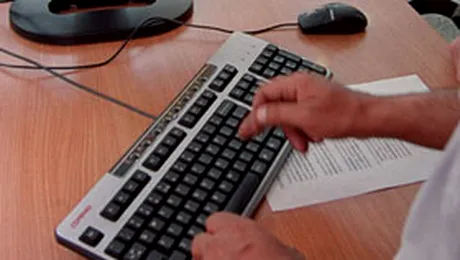 Tastatura si calculatorul imbolnavesc poporul!
