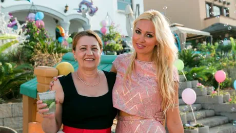 Cu cine îşi împarte mama Raluca Zenga