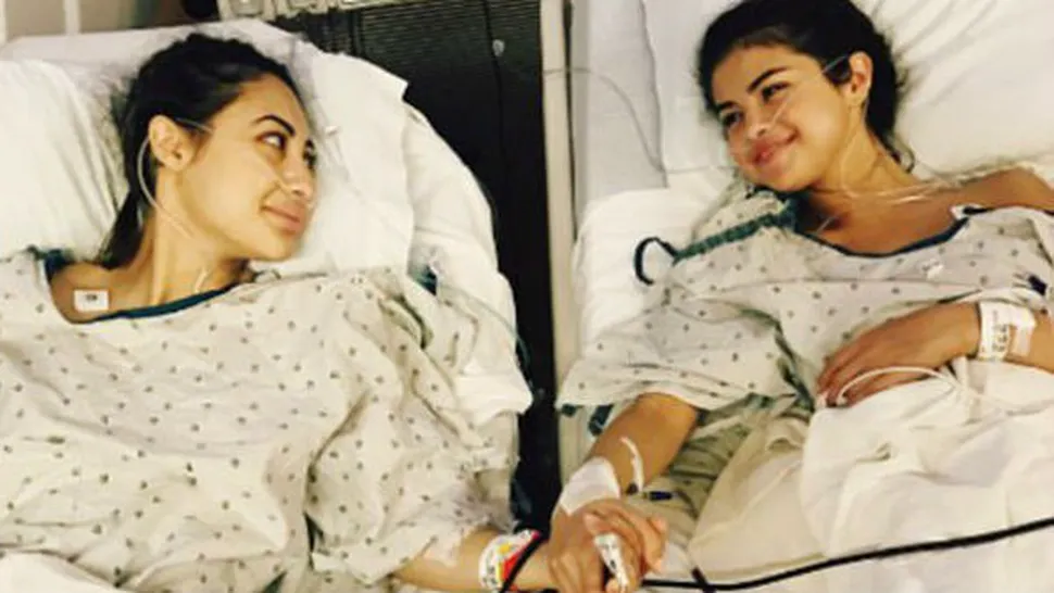 Selena Gomez a făcut TRANSPLANT de rinichi. Suferă de o boală autoimună. Imagini cu cicatricile