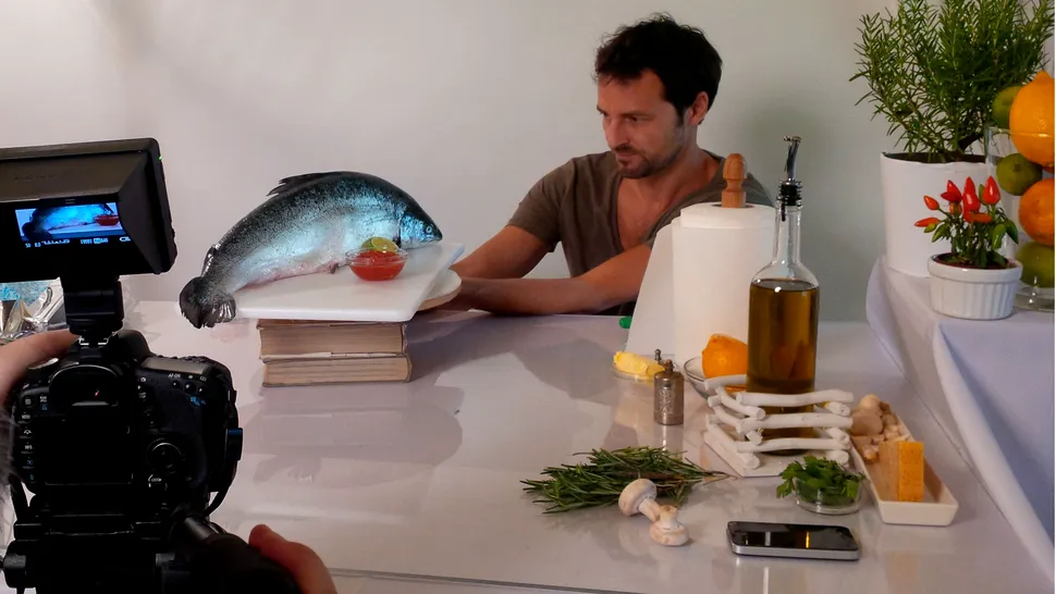 “Singur Cook”! Andrei Aradits îşi lansează emisiune culinară din propria bucătărie