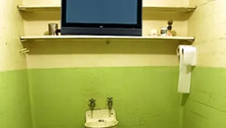 Hotii au furat un televizor dintr-o inchisoare