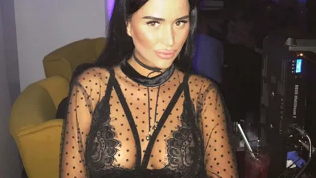 El e noul iubit al Danielei Crudu! Fiu de milionar locuieşte într-un palat