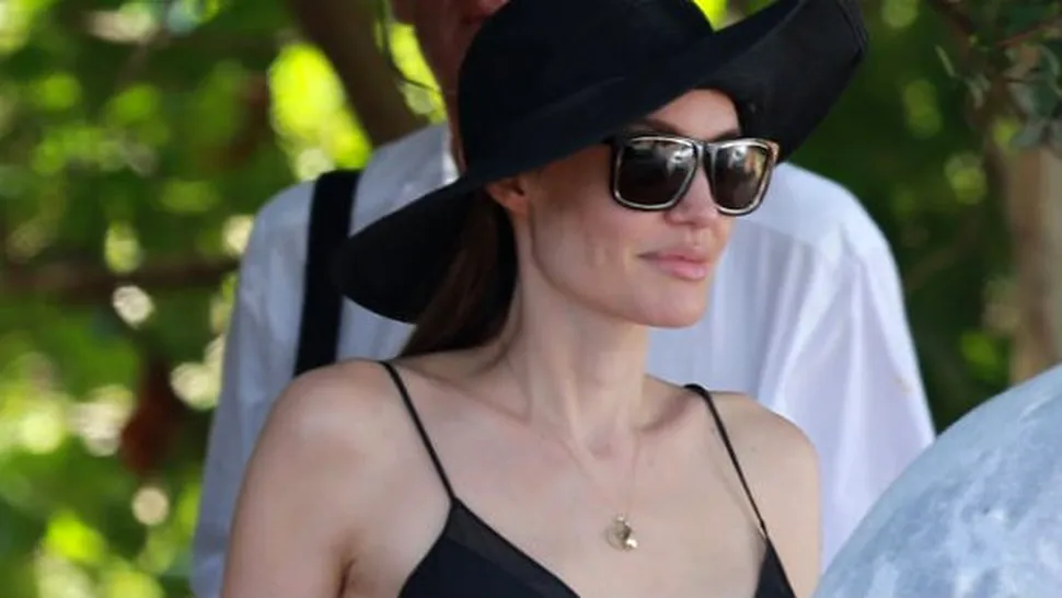Aşa arată bustul Angelinei Jolie după masectomie!