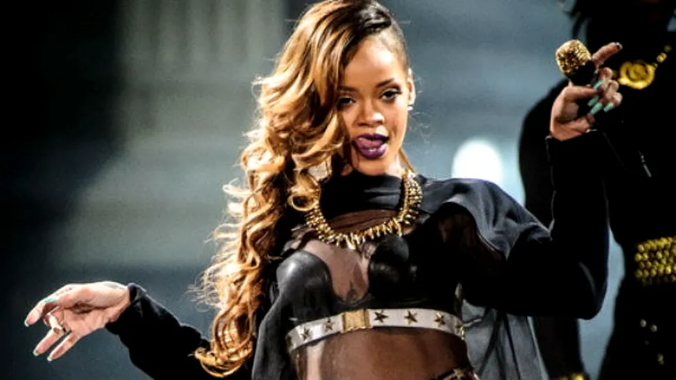 Rihanna, dezmăţ pe scenă. I-a şocat pe canadieni! (FOTO)