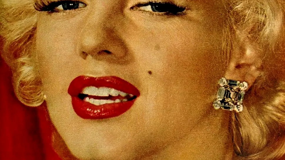 Marilyn Monroe cântând “Happy Birthday, Mr President!”, una dintre imaginile simbol ale vedetei