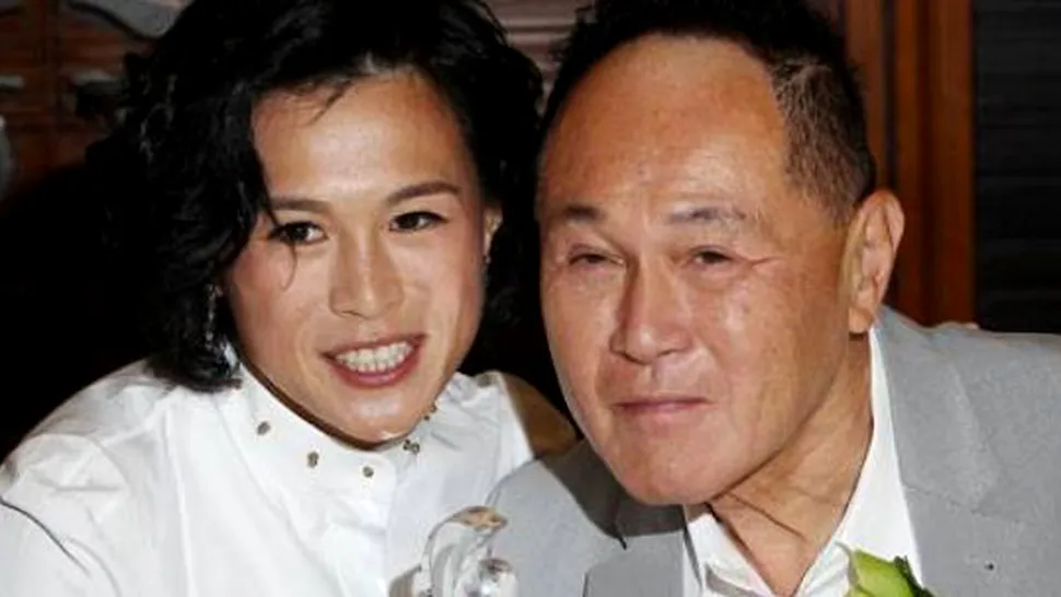 Recompensă fabuloasă pentru bărbatul care o va seduce pe fiica lesbiană a unui miliardar chinez