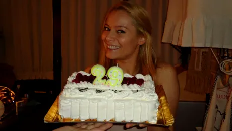 Laura Cosoi şi-a serbat ziua de naştere la miezul nopţii