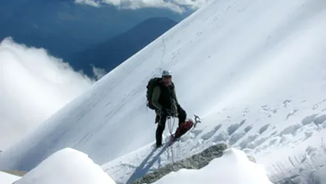 Un turist ranit a ramas blocat intr-o prapastie din Muntii Mehedinti