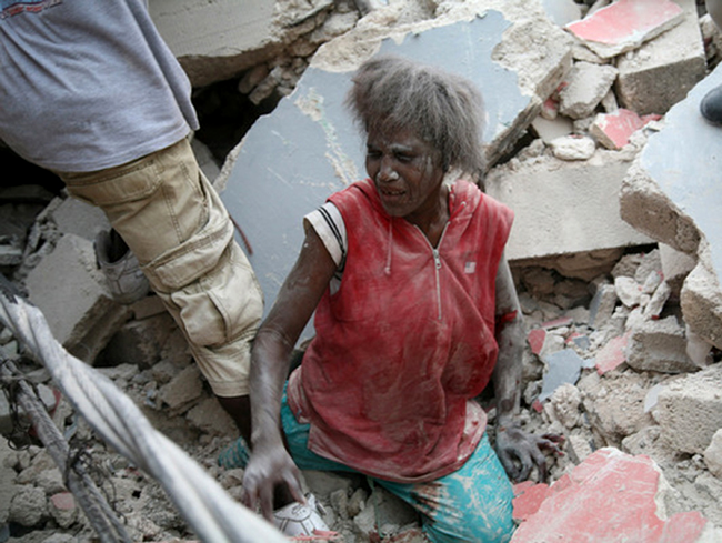 Supravietuitorii puternicului cutremur din Haiti sunt socati!