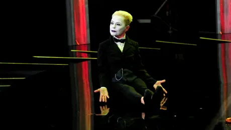 La 70 de ani face sfoara fără probleme şi nu e gimnastă de performanţă