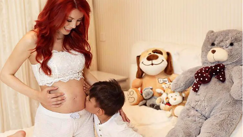 Elena Gheorghe, însărcinată în 6 luni. Modul inedit în care şi-a anunţat sarcina - FOTO