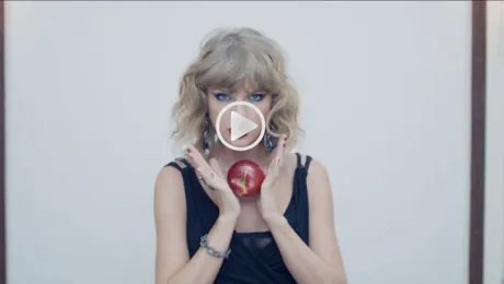 Taylor Swift ţipă, aruncă peste tot cu farfurii şi e rea, în ultimul videoclip „Blank Space” (Video)