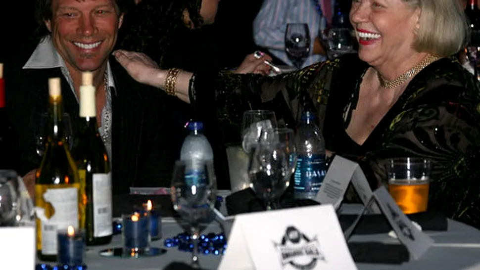 Carol Sharkey, mama lui Bon Jovi, a pozat in Playboy