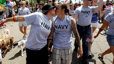 Militarii americani vor purta uniformele la parada gay din acest an