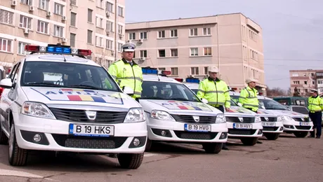 „Bancuri cu politisti”: Cinci Loganuri de Politie avariate intr-un accident in lant!