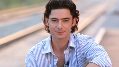 Doi actori… aruncaţi din tren!